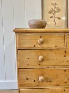 An Antique English Pine Chest of Drawers/Dresser c1890