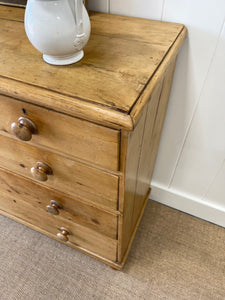 An Antique English Pine Chest of Drawers/Dresser c1890