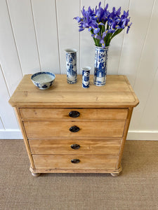 An Antique Pine Chest of Drawers/Dresser c1890