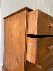 An Antique English Pine Chest of Drawers Dresser with Wooden Knobs c1890