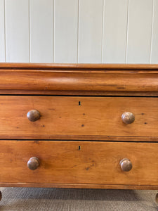 An English Pine Chest of Drawers or Dresser c1890