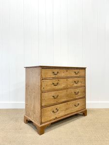 An Antique English Pine Chest of Drawers/Dresser c1810