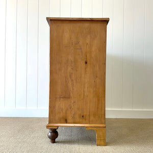 A 19th Century English Pine Chest of Drawers/Dresser with Tulip Feet