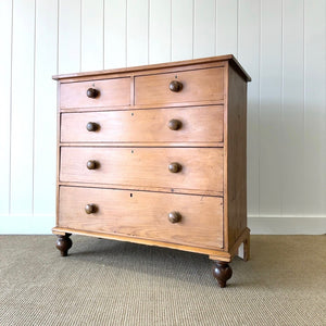 A 19th Century English Pine Chest of Drawers/Dresser with Tulip Feet