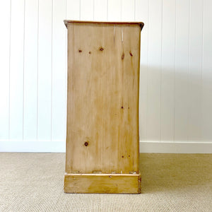 A 19th Century English Chest of Drawers/Dresser