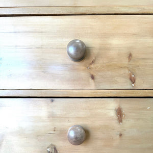 A 19th Century English Chest of Drawers/Dresser