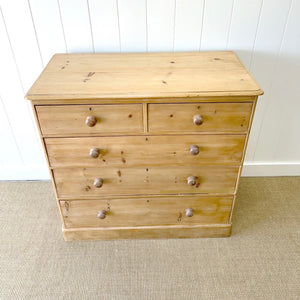 A 19th Century English Chest of Drawers/Dresser