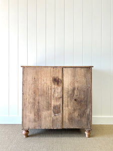 A 19th Century English Chest of Drawers/Dresser