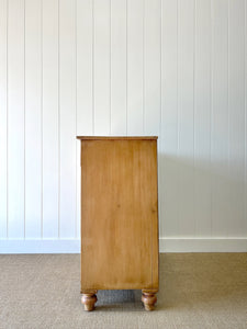 A 19th Century English Chest of Drawers/Dresser