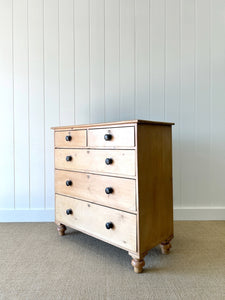 A 19th Century English Chest of Drawers/Dresser