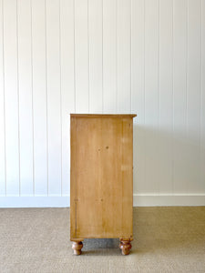 A 19th Century English Chest of Drawers/Dresser