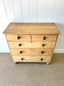 A 19th Century English Chest of Drawers/Dresser