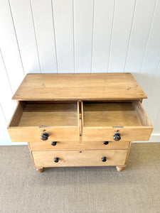 A 19th Century English Chest of Drawers/Dresser