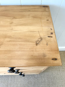 A 19th Century English Chest of Drawers/Dresser