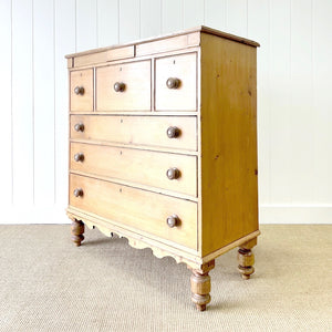 A 19th Century English Chest of Drawers/Dresser