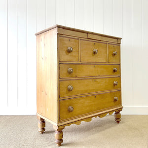 A 19th Century English Chest of Drawers/Dresser