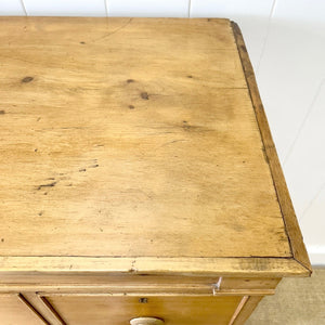 A 19th Century English Chest of Drawers/Dresser