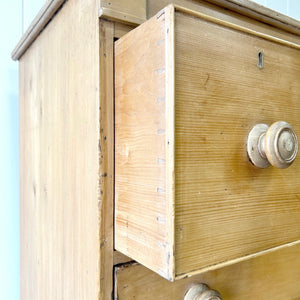 A 19th Century English Chest of Drawers/Dresser