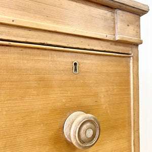 A 19th Century English Chest of Drawers/Dresser