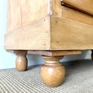 An Antique English Pine Chest of Drawers Dresser with Tulip Feet c1890