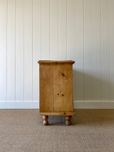 An Antique English Pine Chest of Drawers Dresser with Porcelain Knobs c1890