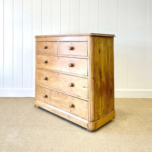 A 19th Century English Chest of Drawers/Dresser