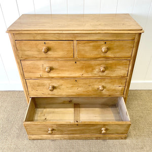 A 19th Century English Chest of Drawers/Dresser