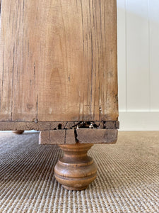 An Antique English Pine Chest of Drawers/Dresser c1890