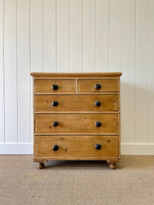 An Antique English Pine Chest of Drawers/Dresser c1890