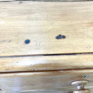 A 19th Century English Chest of Drawers/Dresser with Tulip Feet