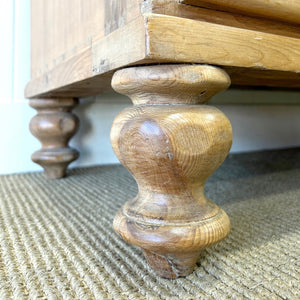 A 19th Century English Chest of Drawers/Dresser with Tulip Feet