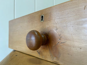 An Antique English Pine Chest of Drawers/Dresser c1890