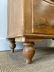 An Antique English Pine Chest of Drawers Dresser with Porcelain Knobs c1890