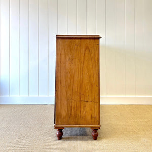 A 19th Century English Chestnut Chest of Drawers/Dresser with Tulip Feet