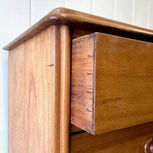 A 19th Century English Chestnut Chest of Drawers/Dresser with Tulip Feet