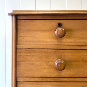 A 19th Century English Chestnut Chest of Drawers/Dresser with Tulip Feet