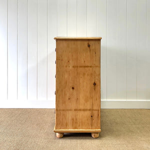 A 19th Century English Pine Chest of Drawers/Dresser