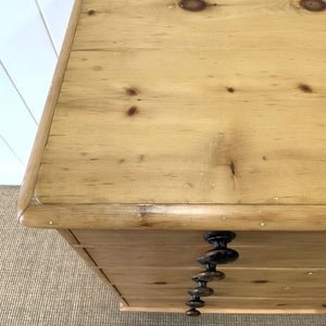 A 19th Century English Pine Chest of Drawers/Dresser