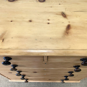 A 19th Century English Pine Chest of Drawers/Dresser