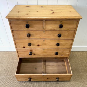 A 19th Century English Pine Chest of Drawers/Dresser