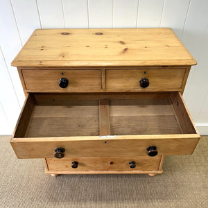 A 19th Century English Pine Chest of Drawers/Dresser