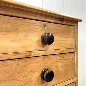 A 19th Century English Pine Chest of Drawers/Dresser