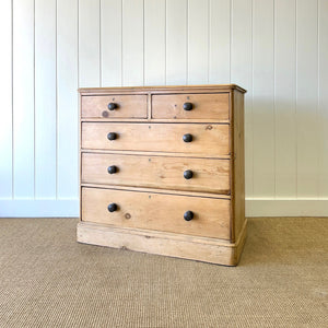 A 19th Century English Chest of Drawers/Dresser