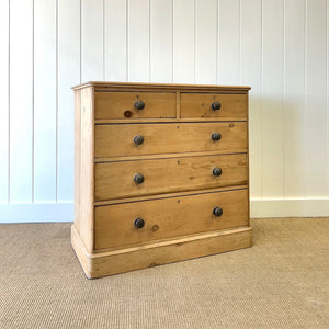 A 19th Century English Chest of Drawers/Dresser