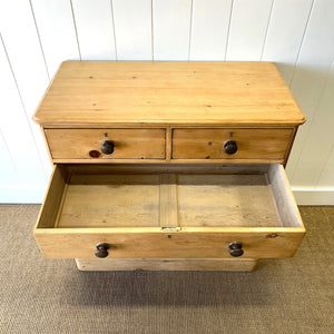 A 19th Century English Chest of Drawers/Dresser