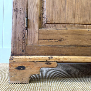 A Large English Country 6 Drawer Pine Buffet or Sideboard