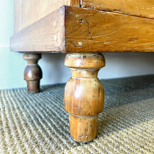 An Antique English Pine Chest of Drawers Dresser Tulip Feet c1890