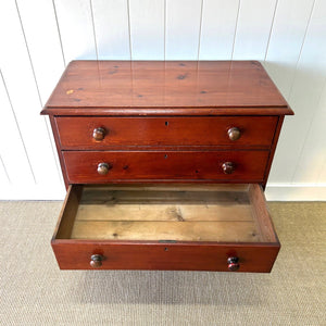 A 19th Century English Chest of Drawers/Dresser