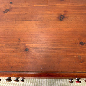 A 19th Century English Chest of Drawers/Dresser