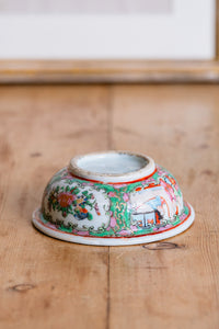 A Delightful and Small Chinese Famille Rose Bowl 19th Century